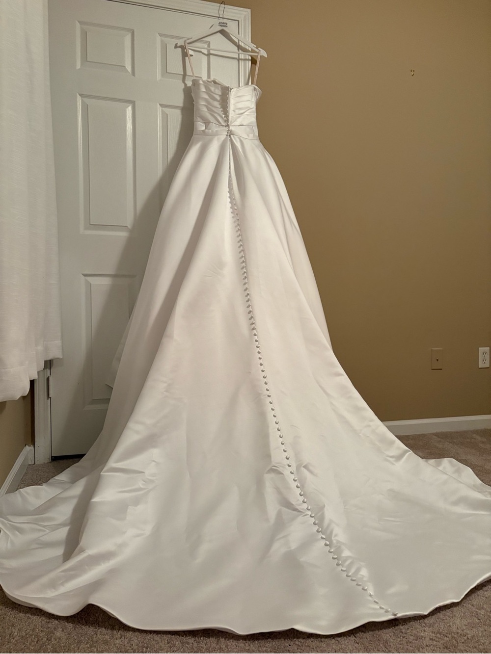 Classic White Satin Strapless Wedding Dress